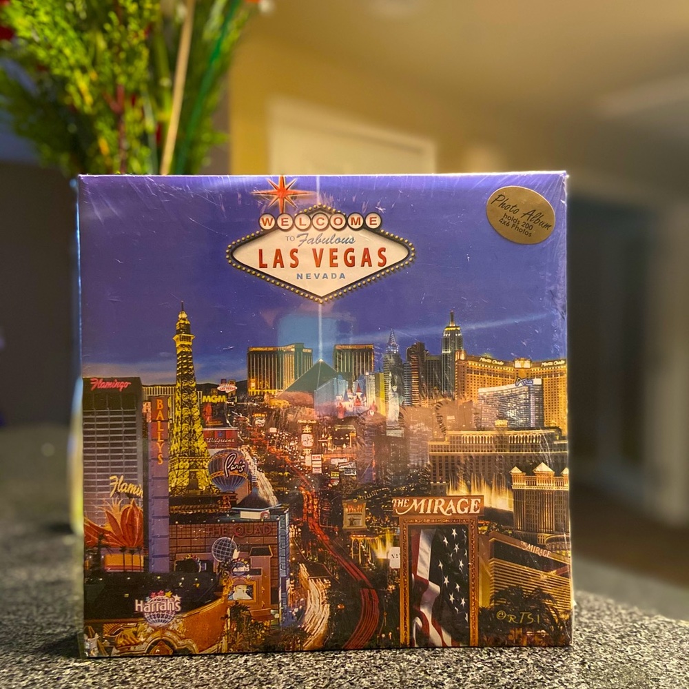 Las Vegas Themed Photo Album, Brand New!